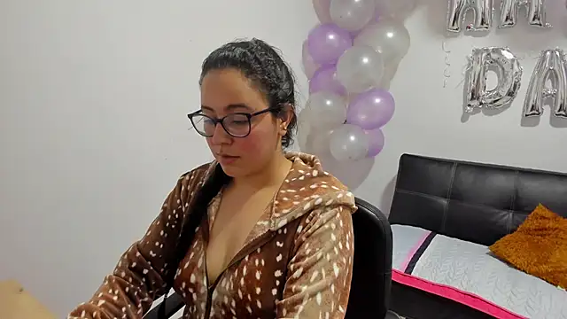 Venus cat  online show from November 13, 2:21 am