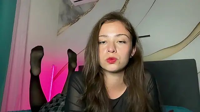 Snapshot of erikaa_miuu chatting on October 5, 5:29 pm erikaa miuu online show from October 5, 5:29 pm