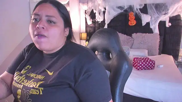 MayaCurvy online show from November 2, 4:16 am