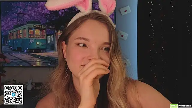 JulieLupo online show from April 5, 1:54 pm