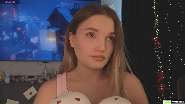 JulieLupo online show from April 16, 6:57 am