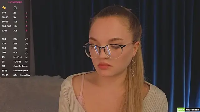 JulieLupo online show from March 29, 6:23 am