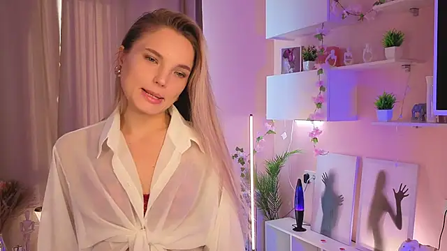 JulieLupo online show from October 16, 6:16 am