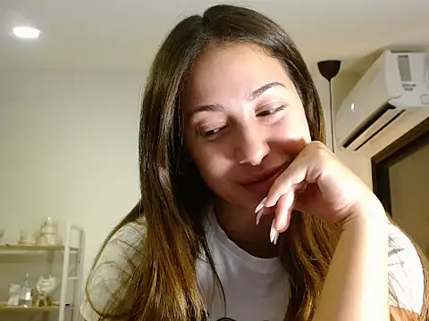 poppysinclair online show from October 14, 5:48 pm