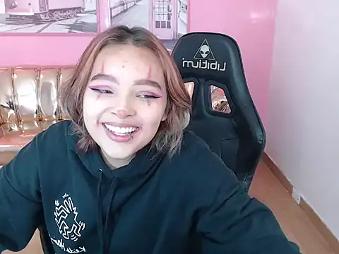 mia foster t online show from October 18, 1:36 pm