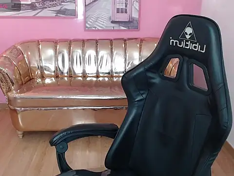 mia foster t online show from October 20, 11:57 am