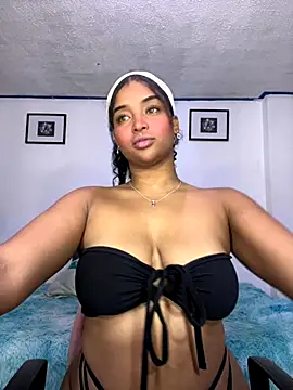 Snapshot of mitschellfox21 chatting on October 11, 8:52 am mitschellfox21 online show from October 11, 8:52 am