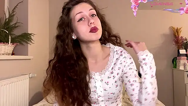 Nayra flash online show from February 8, 5:16 pm