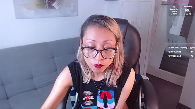 alexia james  online show from March 28, 9:14 pm