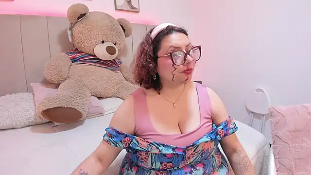 Snapshot of sam_von_tess chatting on October 17, 4:48 am sam von tess online show from October 17, 4:48 am