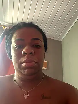 Priihmedeiros online show from October 20, 10:40 am