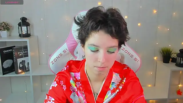 Sara Frayer online show from December 4, 2:03 am