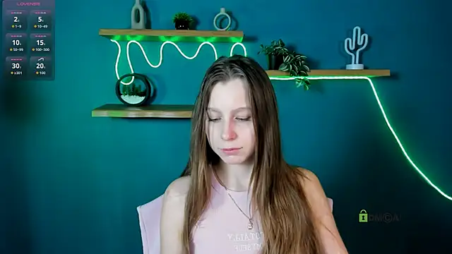 esme moore  online show from November 23, 9:44 am