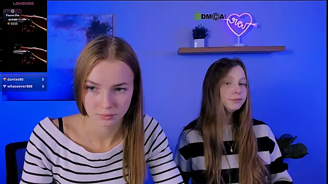 esme moore  online show from November 7, 9:48 am