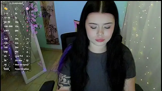 Mona Esty online show from April 11, 6:30 am