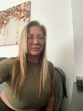 MimiMaee online show from October 22, 12:54 pm