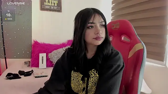 emma soffia online show from April 10, 8:04 pm