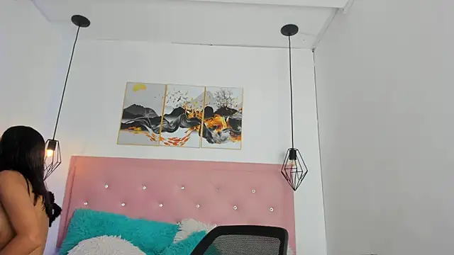 kiara and christy online show from October 20, 12:41 pm