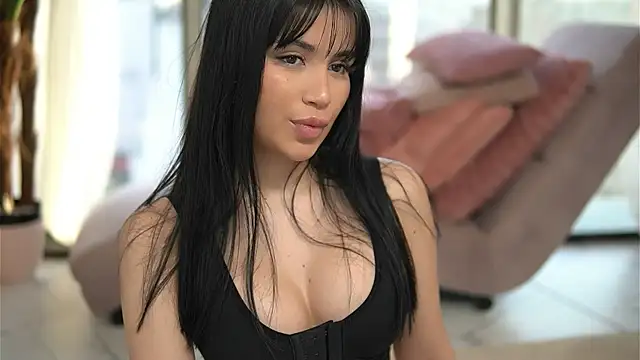 MysticLayla online show from April 6, 4:46 am