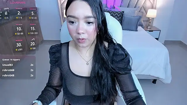 Snapshot of Liilylux chatting on October 19, 4:58 am Liilylux online show from October 19, 4:58 am