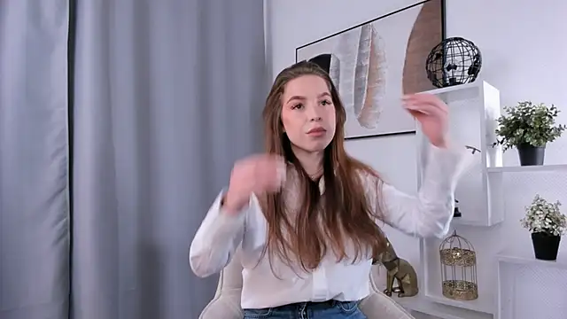 ToniaRoehr online show from October 6, 4:56 pm