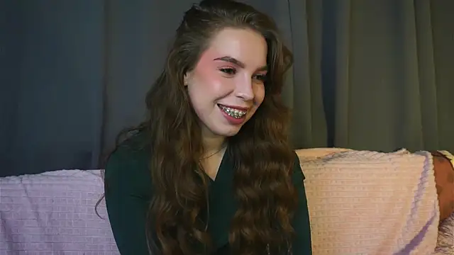 ToniaRoehr online show from October 9, 8:46 pm