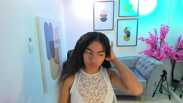 Juliie coper online show from November 12, 12:47 pm