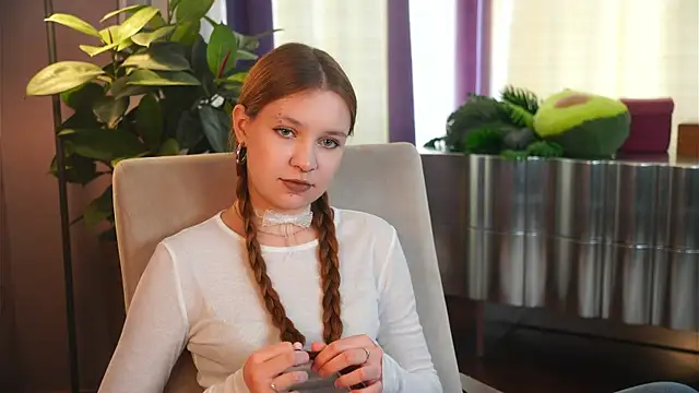 MarindaRuud online show from October 6, 12:00 pm