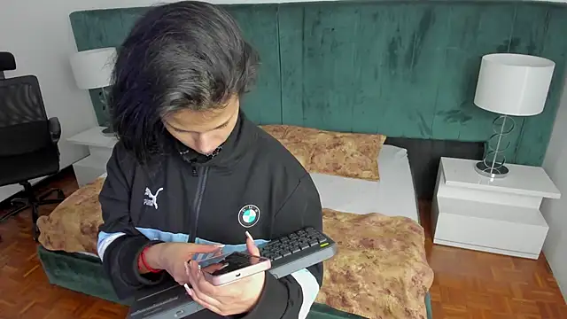 Alanha   online show from November 17, 4:02 am