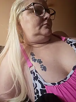 NieMaJazdyBezGwiazdy7883 online show from December 4, 7:25 pm