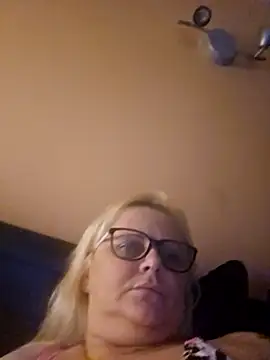 NieMaJazdyBezGwiazdy7883 online show from October 19, 5:04 pm