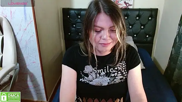 Snapshot of Cynthi-Sweet chatting on October 15, 10:01 pm Cynthi-Sweet online show from October 15, 10:01 pm