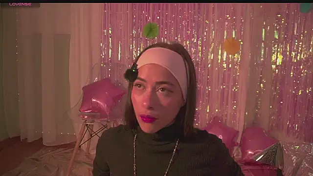  issy online show from January 10, 7:35 am