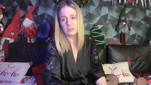 Delichieuse5 online show from December 15, 8:47 pm