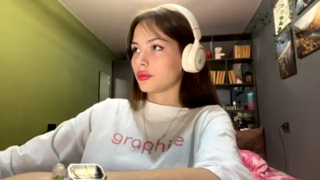 MysticAlisa online show from October 4, 10:32 am