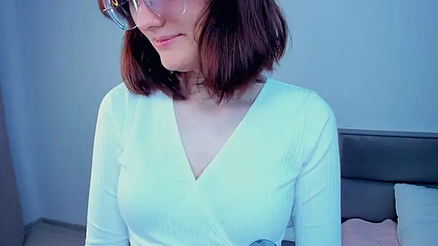 LorrieDegonia online show from November 23, 4:15 am