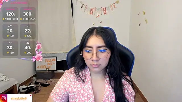 LoveLyy- online show from June 11, 11:45 pm