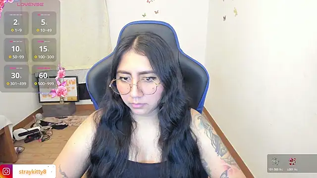 LoveLyy- online show from July 10, 12:01 am