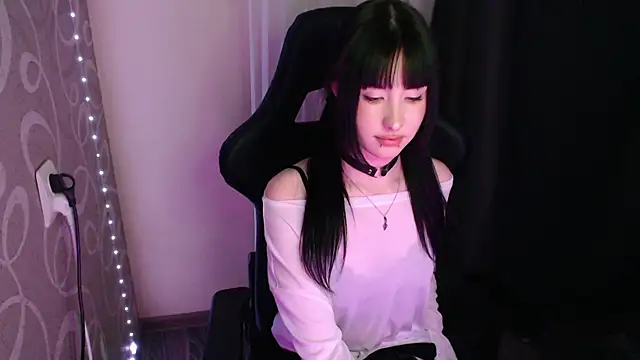 NaemiiBlush online show from December 17, 11:58 am