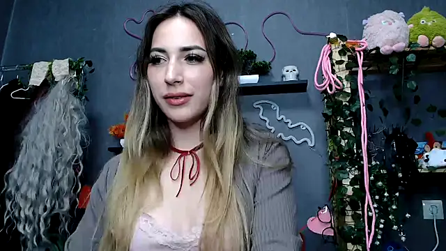 Snapshot of Walleriana chatting on October 13, 8:55 pm Walleriana online show from October 13, 8:55 pm