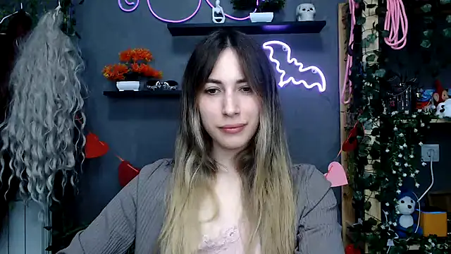Snapshot of Walleriana chatting on October 18, 9:49 pm Walleriana online show from October 18, 9:49 pm