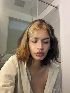 sukulaurens online show from November 9, 3:13 am