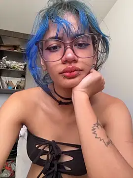 sukulaurens online show from April 2, 5:32 pm