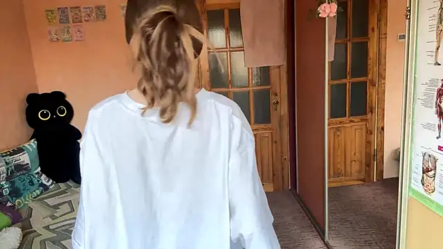 EhtelBiondi online show from November 16, 8:16 am