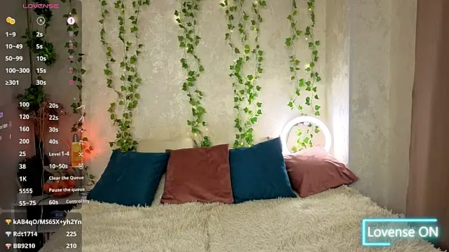  Cats eyes  online show from November 28, 12:19 pm