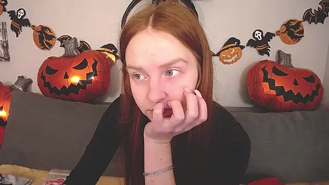 Evarey  online show from October 27, 6:09 am