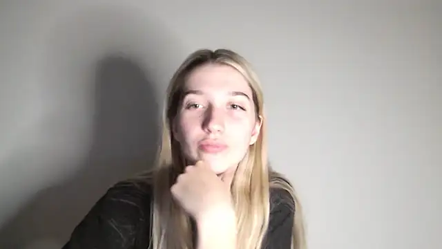 Lucyreeel  online show from October 13, 4:09 pm