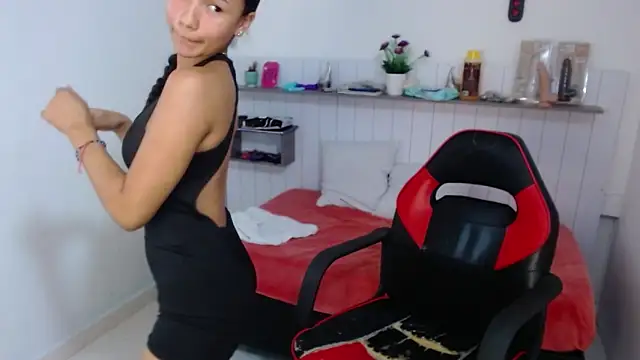 Snapshot of Hillary_Bel chatting on October 8, 8:57 pm Hillary Bel online show from October 8, 8:57 pm