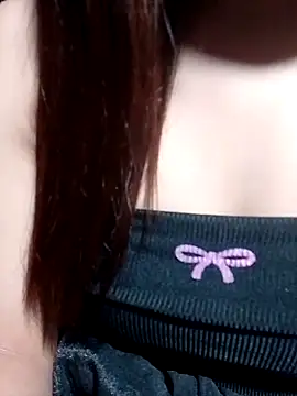 Snapshot of hello-cute chatting on October 18, 1:08 am hello-cute online show from October 18, 1:08 am