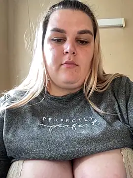 Snapshot of Vita6777 chatting on October 9, 6:28 am Vita6777 online show from October 9, 6:28 am